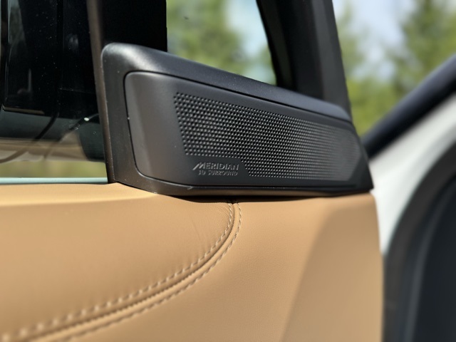 2025 Land Rover Range Rover SE photo 13