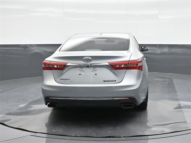 2016 Toyota Avalon Touring photo 10