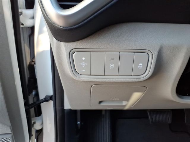 2022 Kia Soul LX photo 16