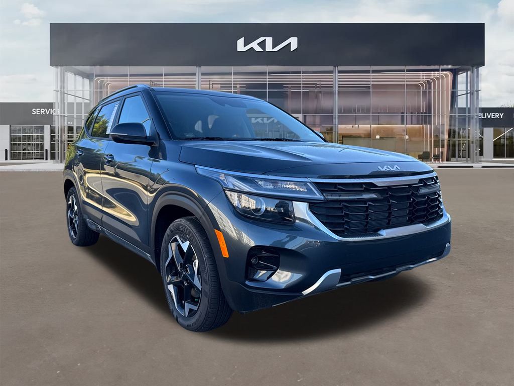 2025 Kia Seltos S's photo
