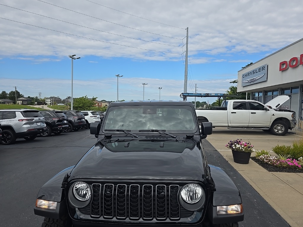 2025 Jeep Gladiator Sport photo 4