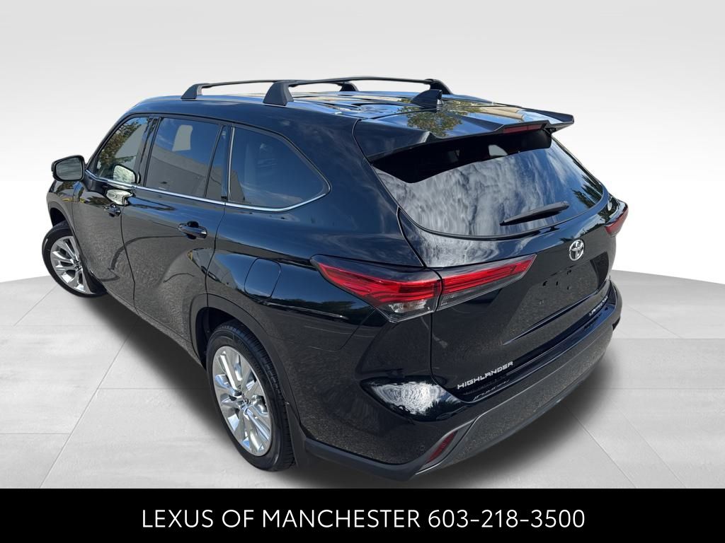 2023 Toyota Highlander Limited photo 4
