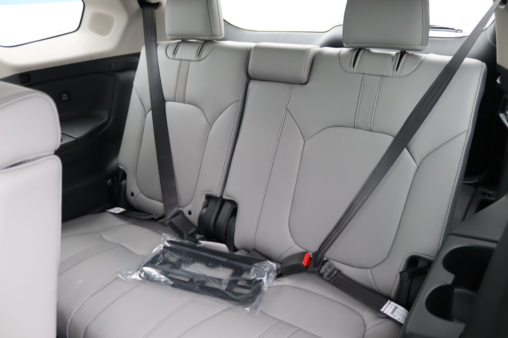 2025 Honda Pilot Touring photo 12