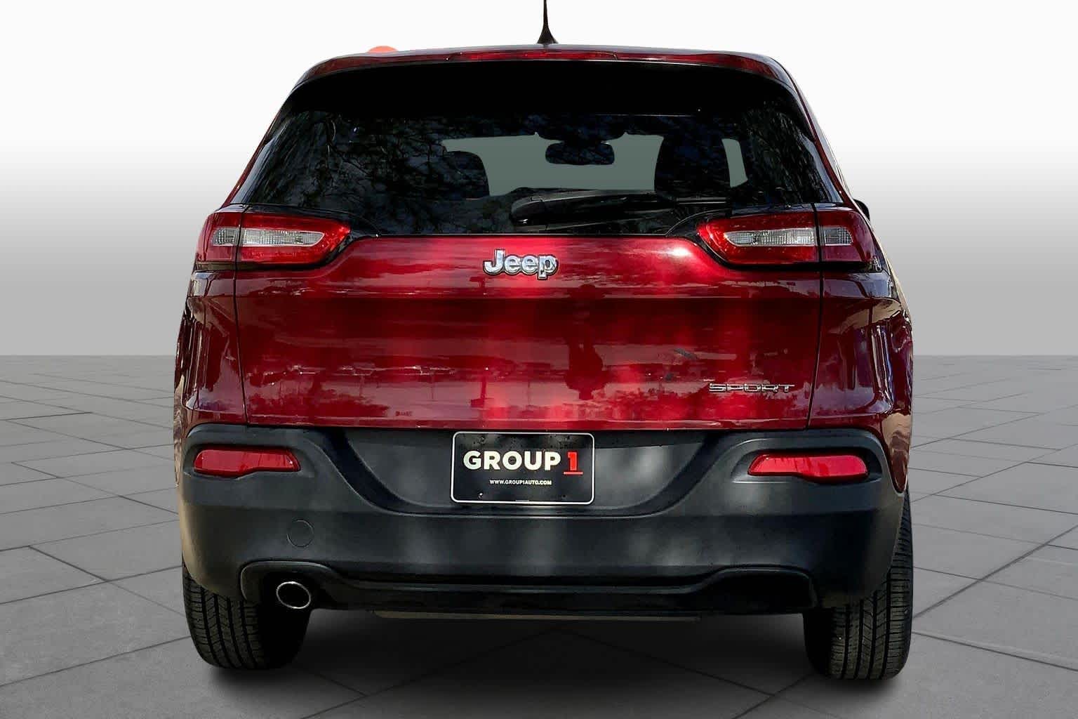 2017 Jeep Cherokee Sport photo 4