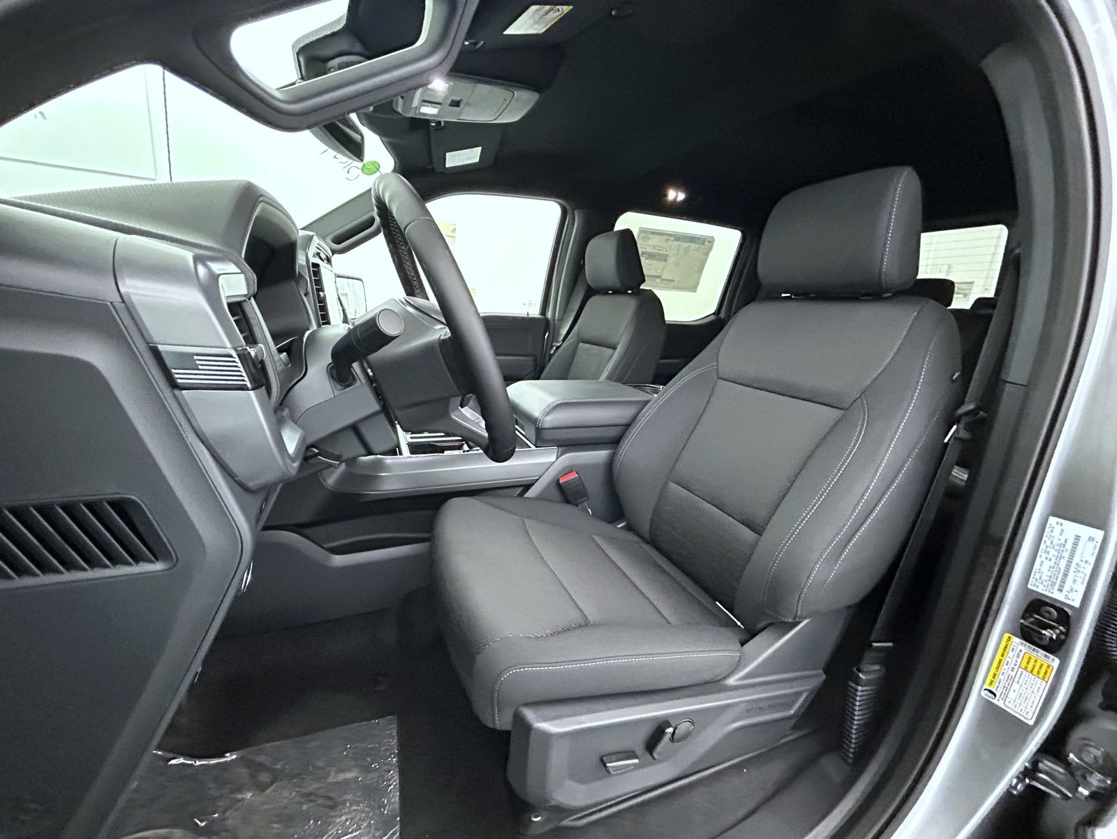 2025 Ford F-150 XLT photo 10