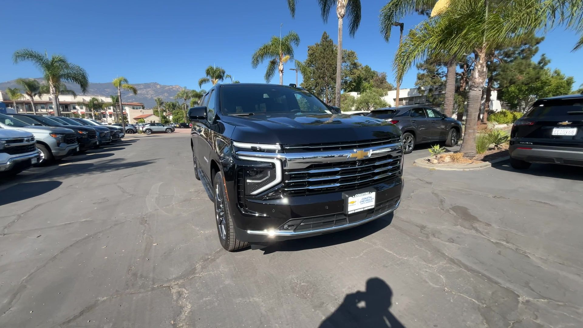 2025 Chevrolet Suburban LT photo 4