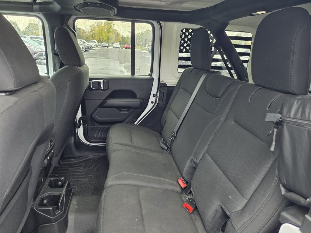 2020 Jeep Wrangler Unlimited Sahara photo 4