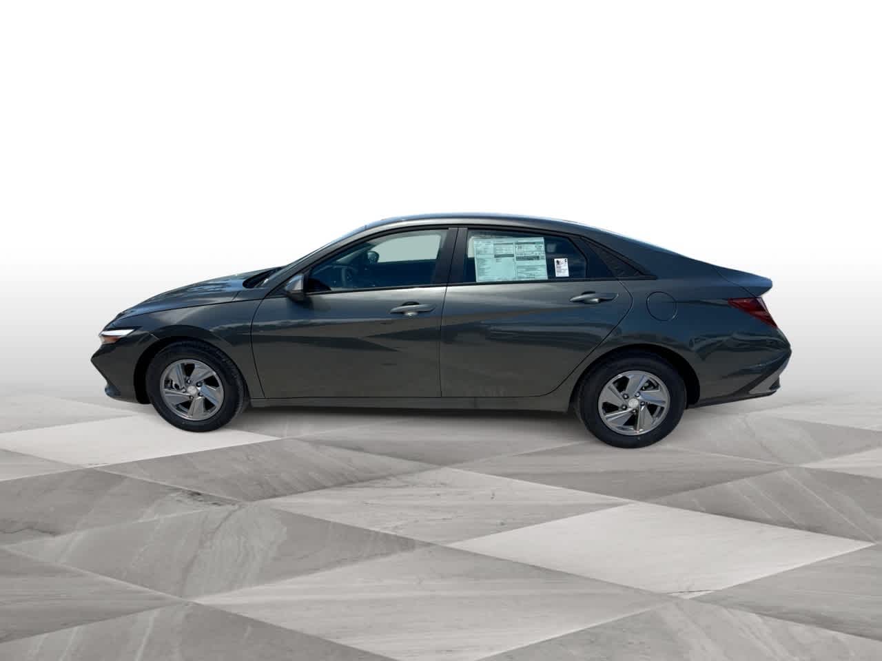 2025 Hyundai Elantra SE photo 4