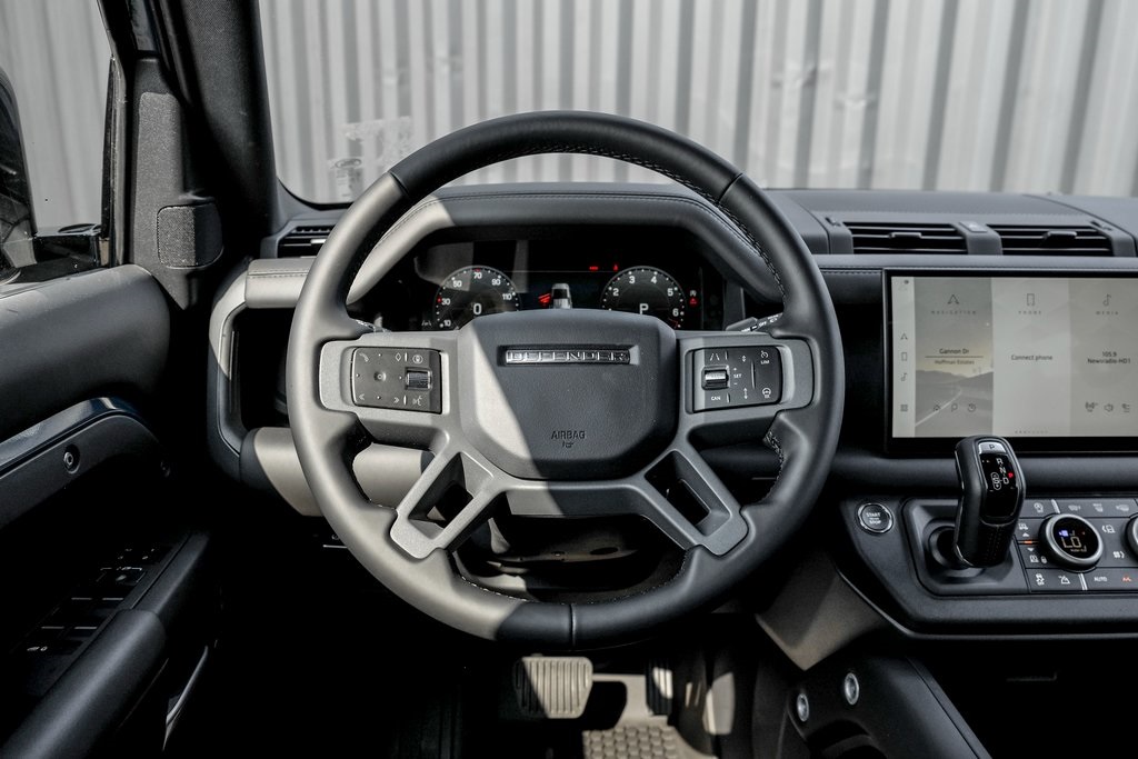 2025 Land Rover Defender 110 X-Dynamic SE photo 18