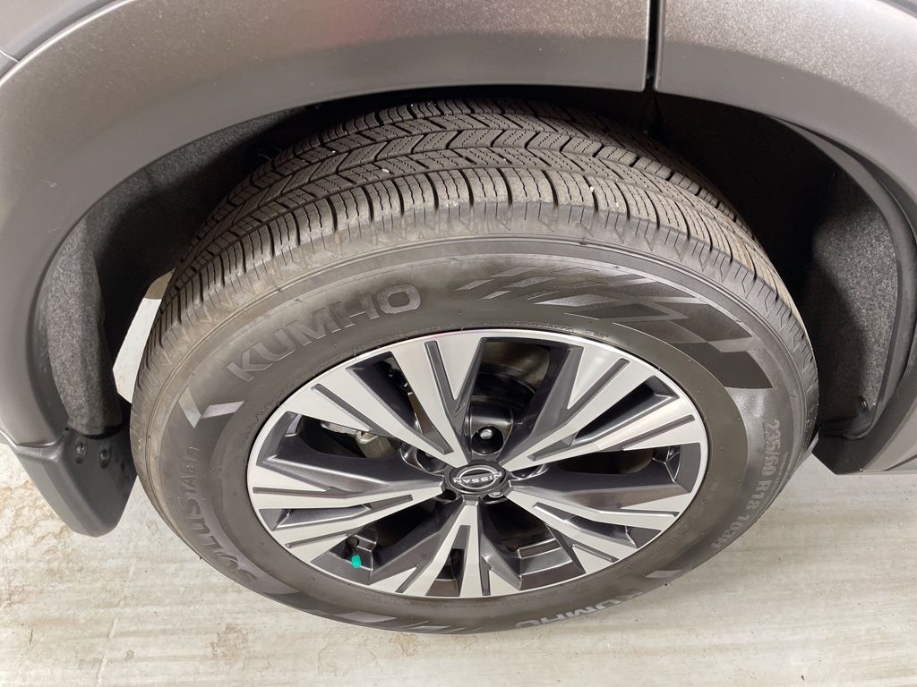 2023 Nissan Rogue SV photo 11