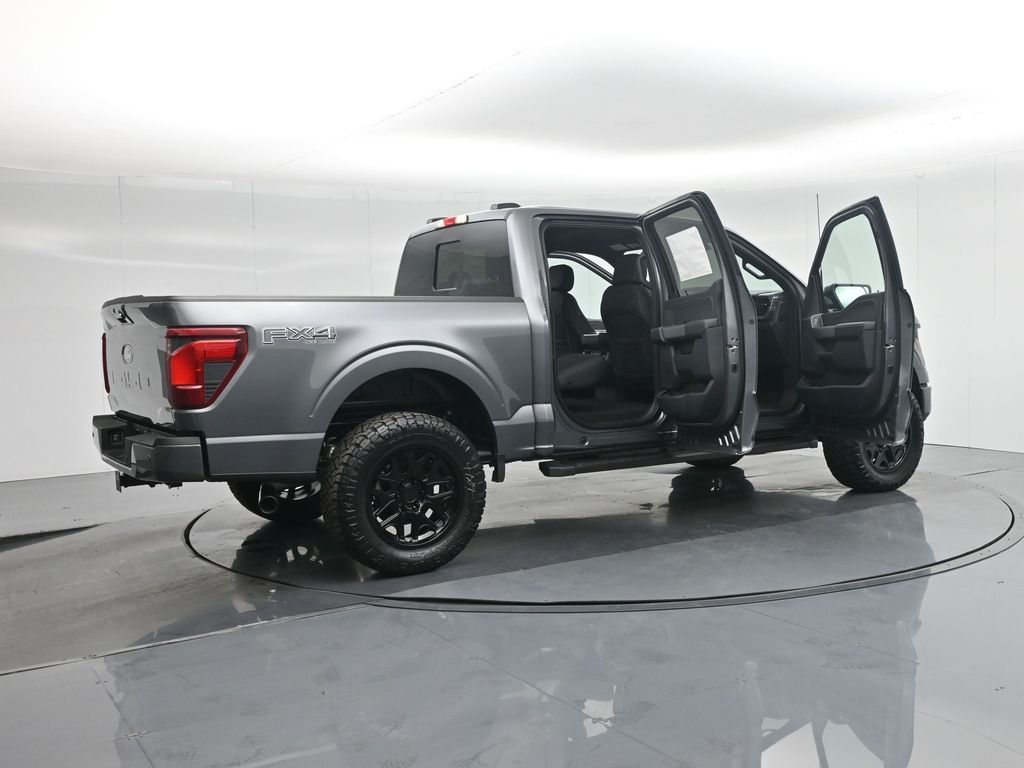 2025 Ford F-150 XLT photo 3