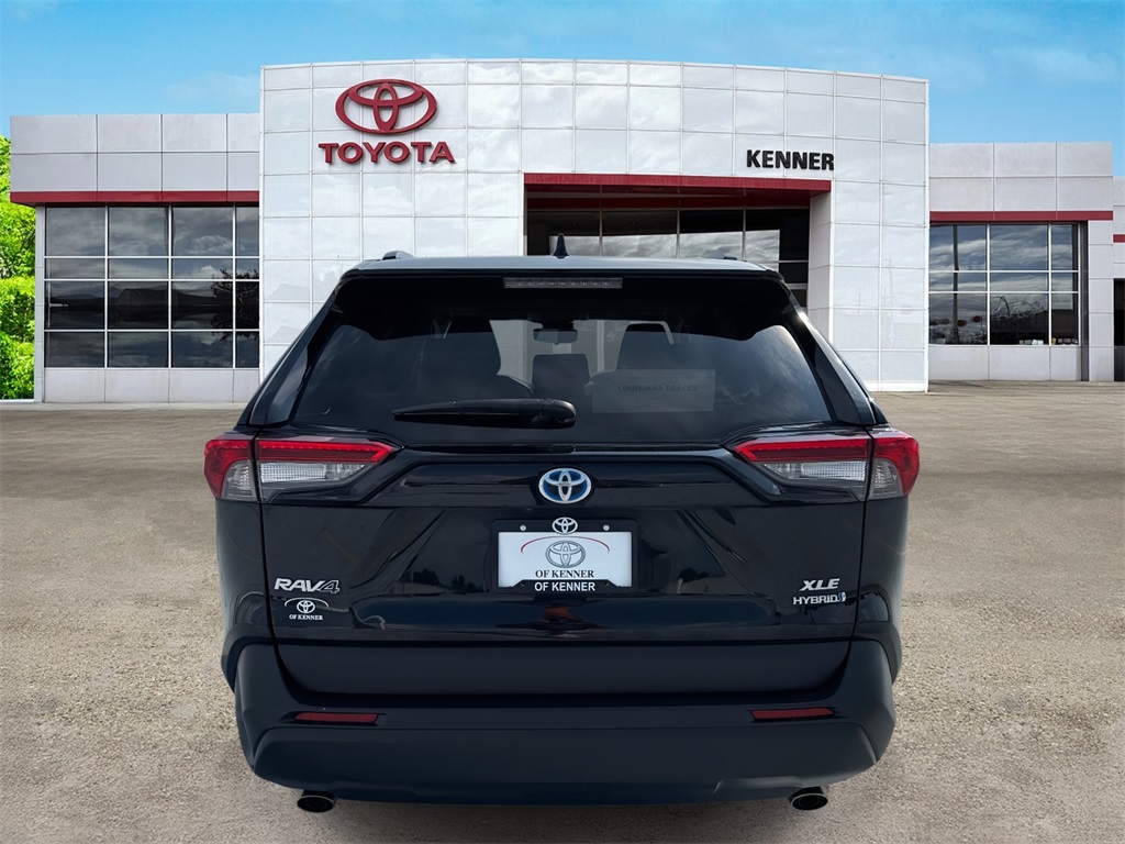 2022 Toyota RAV4 Hybrid XLE photo 4