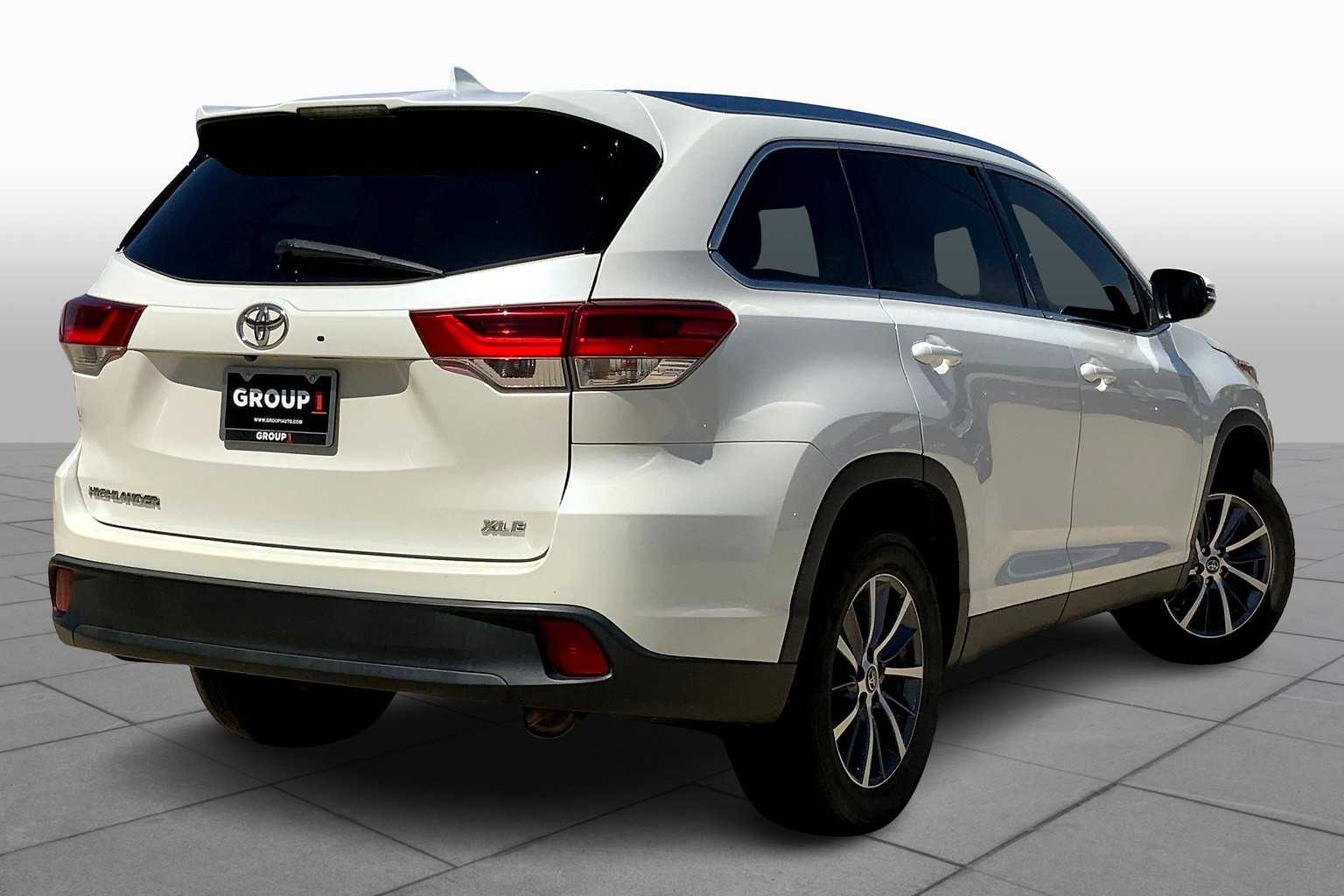 2019 Toyota Highlander XLE photo 12