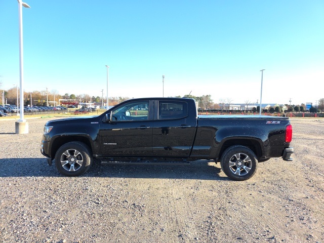 2017 Chevrolet Colorado Z71 photo 2
