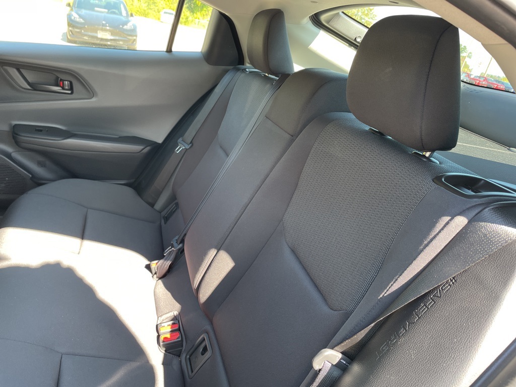 2025 Toyota Prius LE photo 6