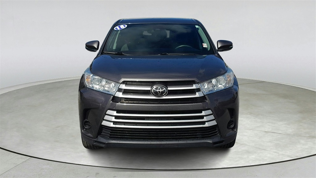 2018 Toyota Highlander LE photo 2