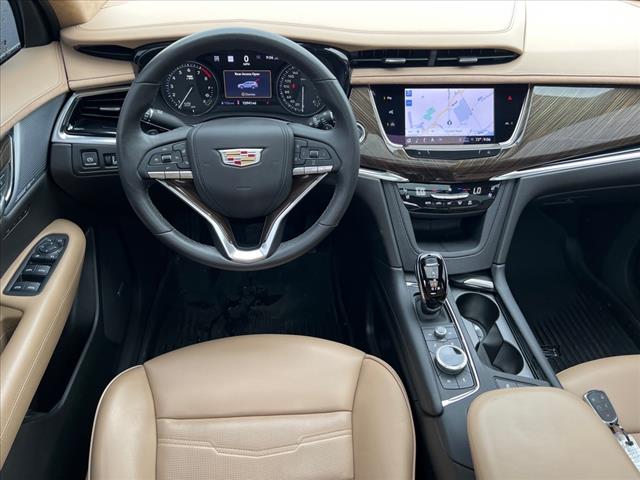 2023 Cadillac XT4 Premium Luxury photo 3