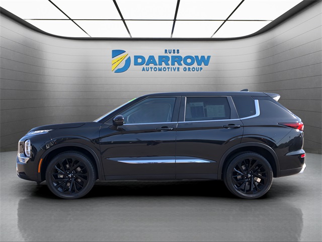 2022 Mitsubishi Outlander SE photo 2