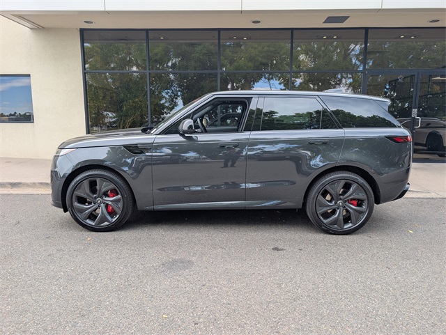 2025 Land Rover Range Rover Sport SE photo 3