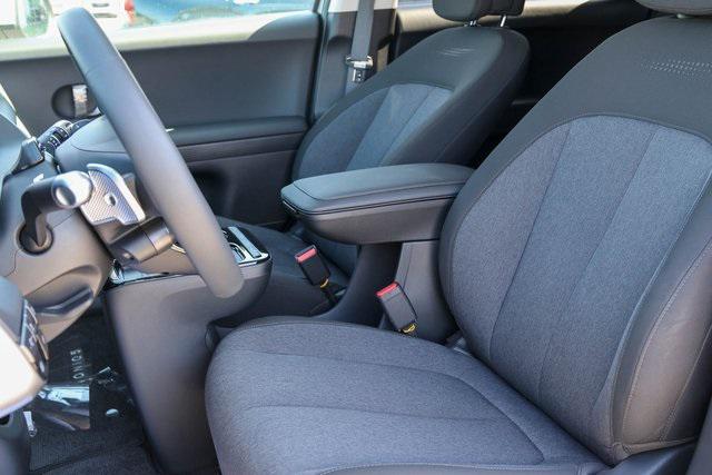 New 2025 Gray Hyundai SE image 9