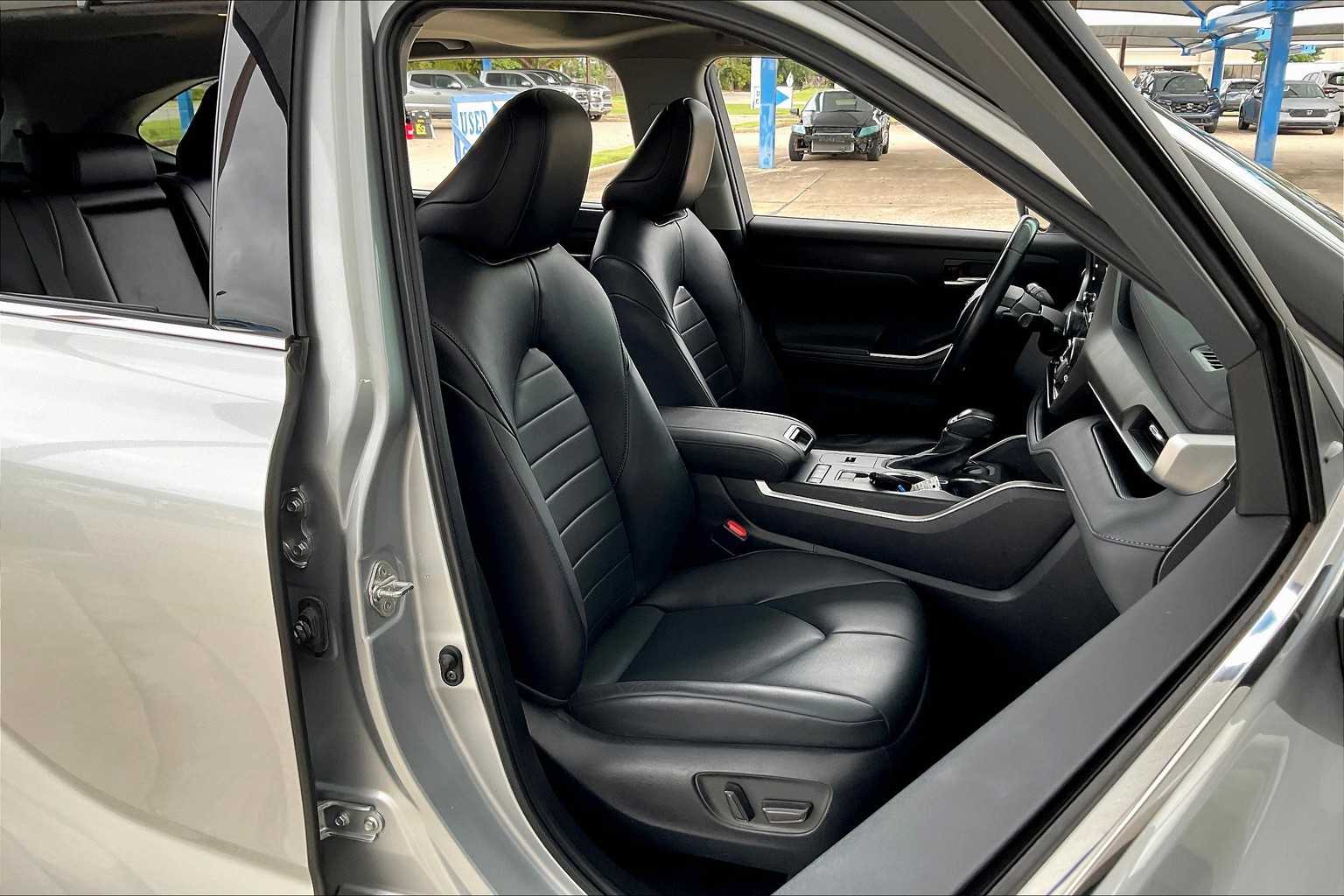 2022 Toyota Highlander XLE photo 5