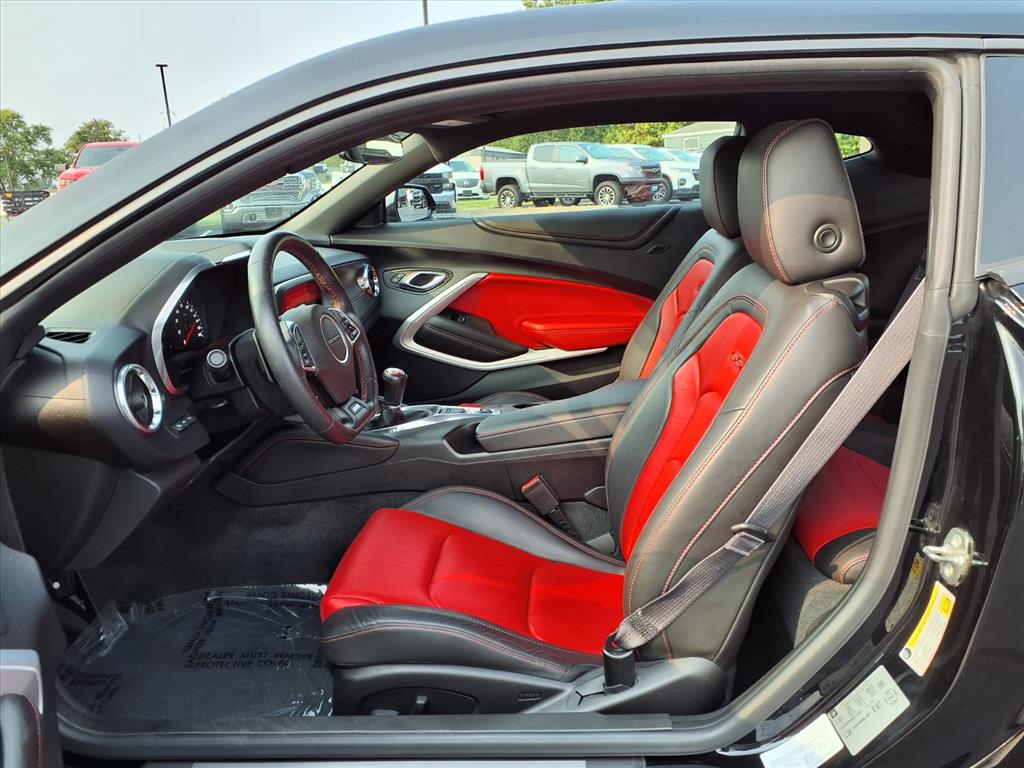 2016 Chevrolet Camaro SS photo 21