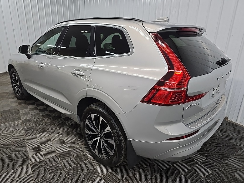 2023 Volvo XC60 B5 Core photo 9
