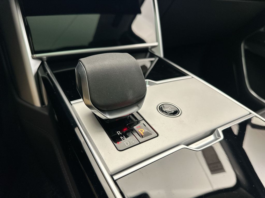 2025 Land Rover Range Rover Autobiography photo 10