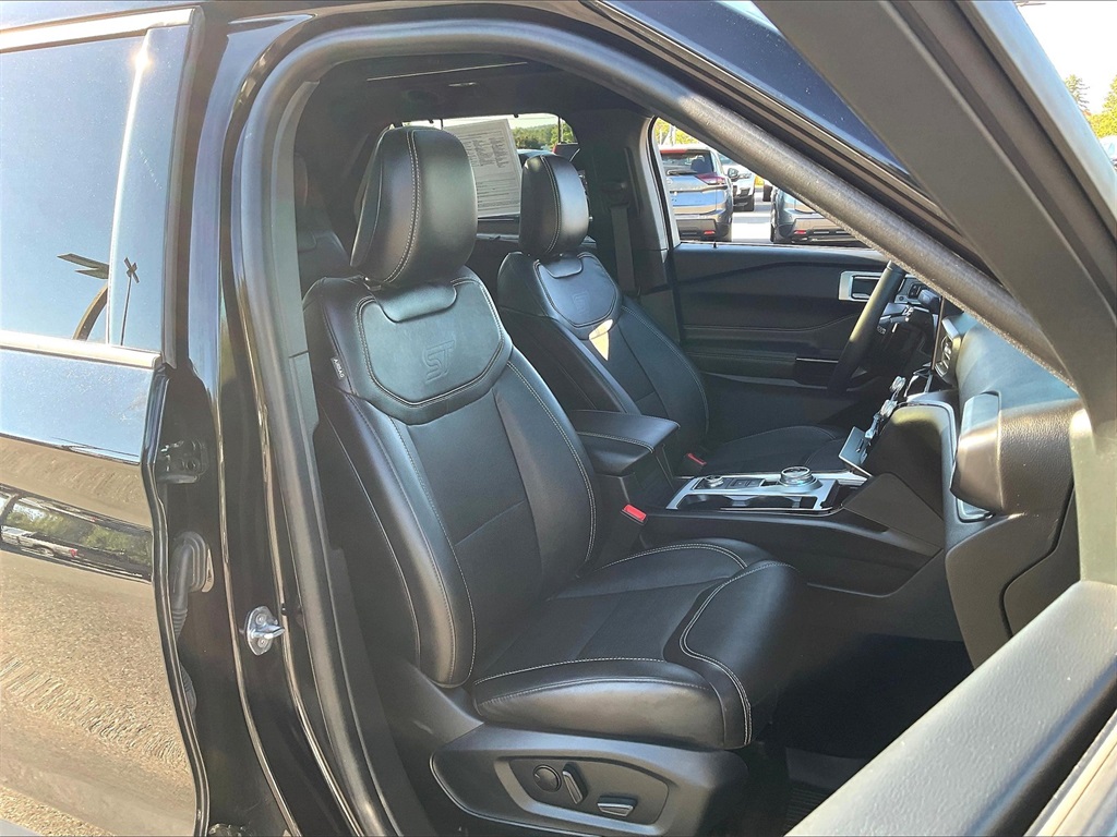 2023 Ford Explorer ST photo 7