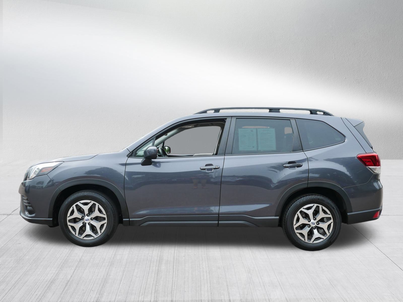 2022 Subaru Forester Premium photo 4