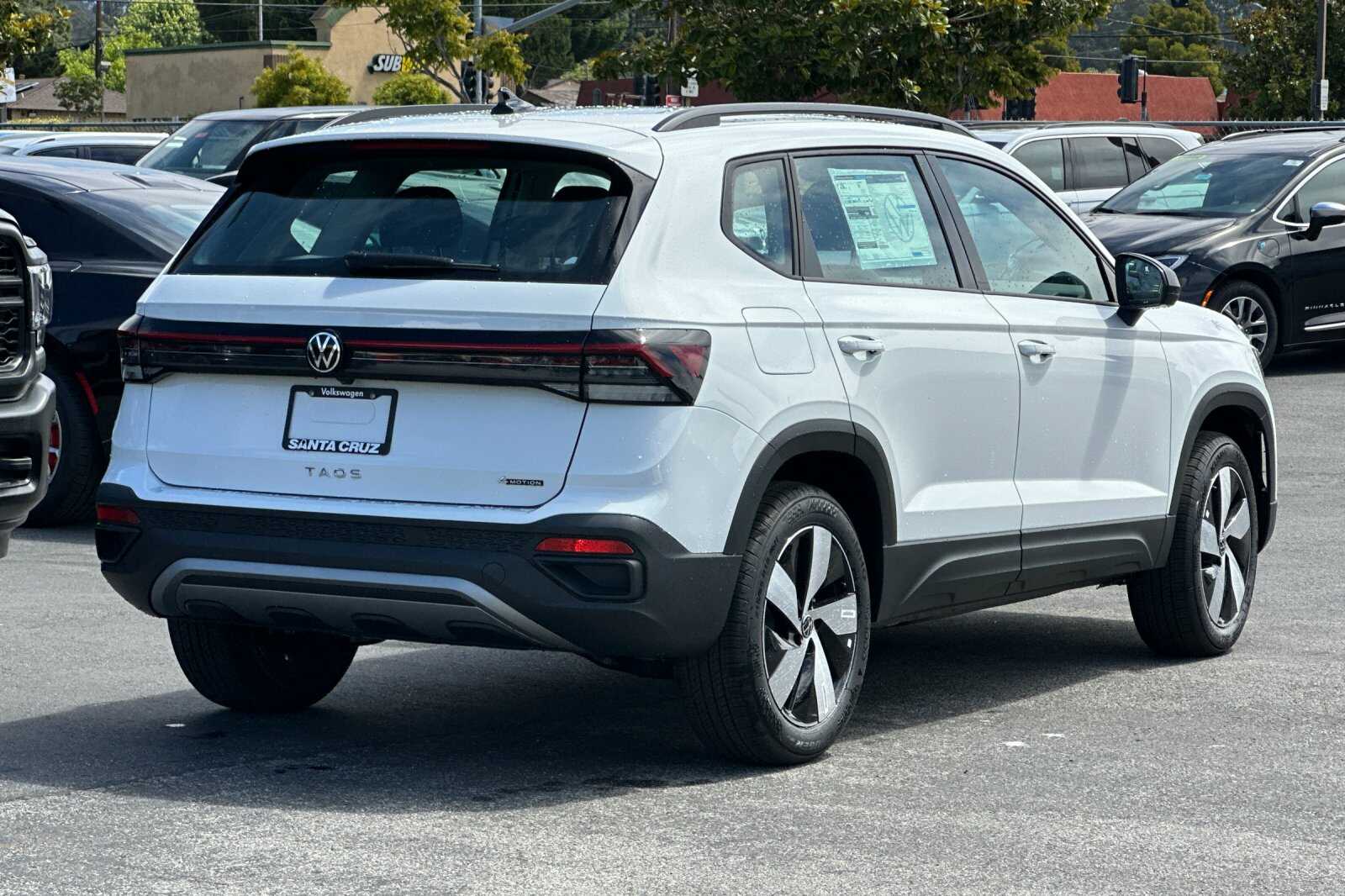 2025 Volkswagen Taos S photo 4