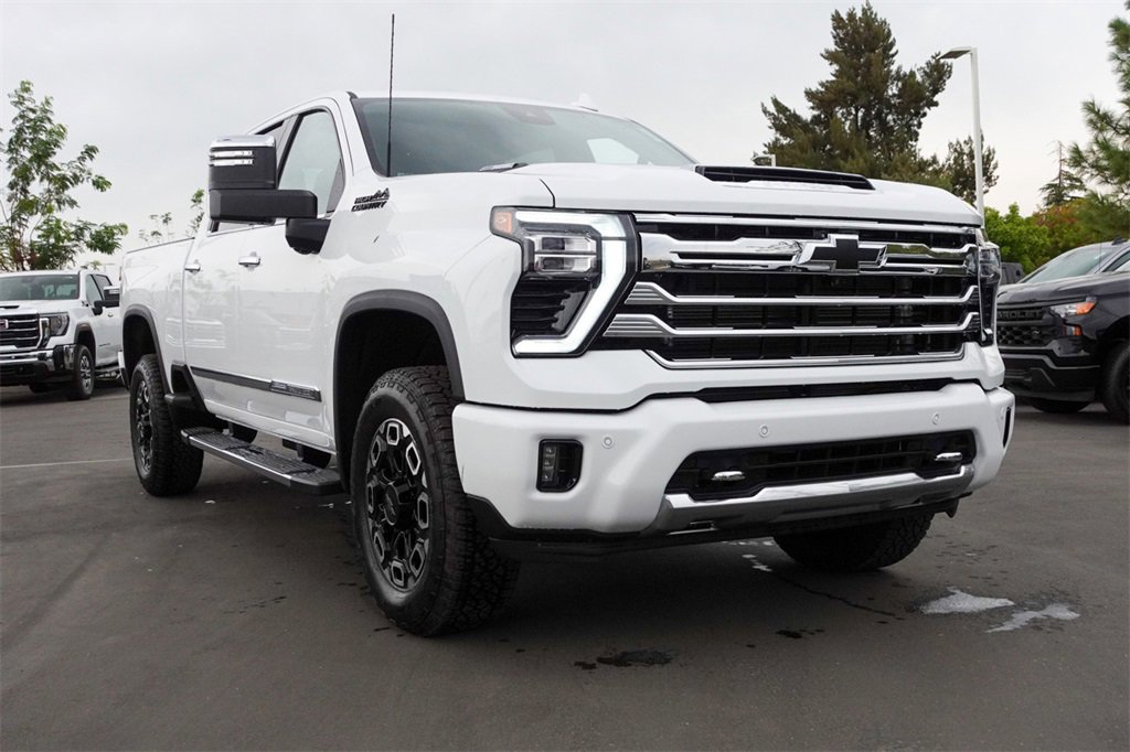 2025 Chevrolet Silverado 2500HD High Country's photo