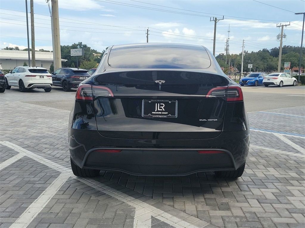 2024 Tesla Model Y Long Range photo 4