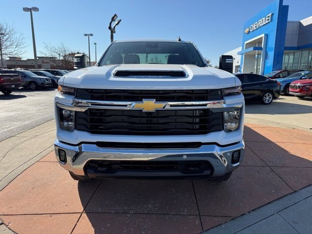 2026 Chevrolet Silverado 2500HD LT photo 2
