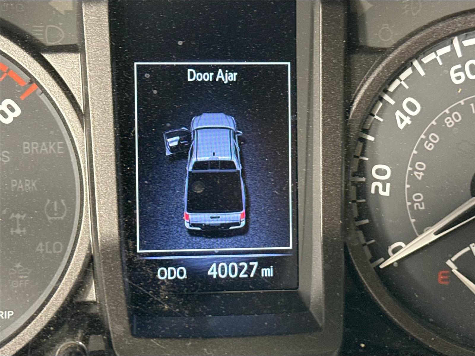 2021 Toyota Tacoma TRD photo 11