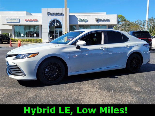 2024 Toyota Camry Hybrid LE photo 3