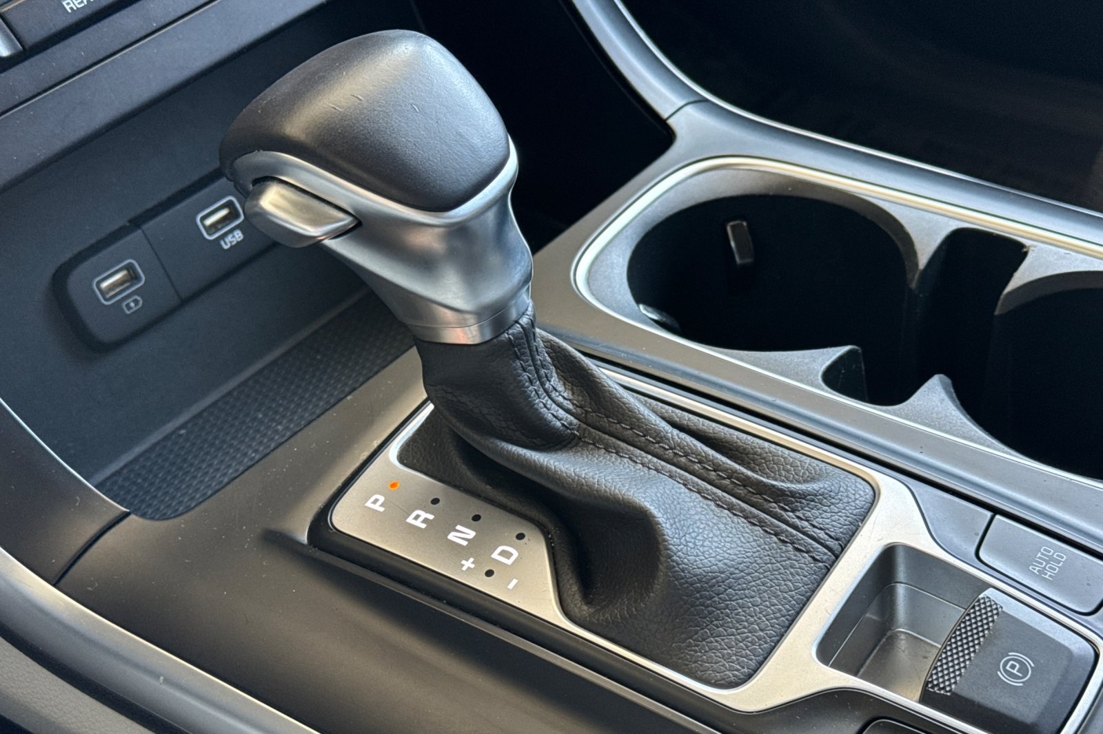2024 Kia Carnival LX photo 20