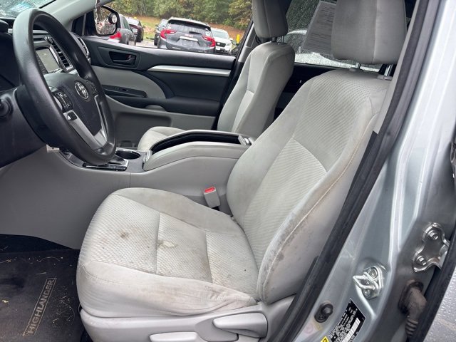 2017 Toyota Highlander LE Plus photo 10