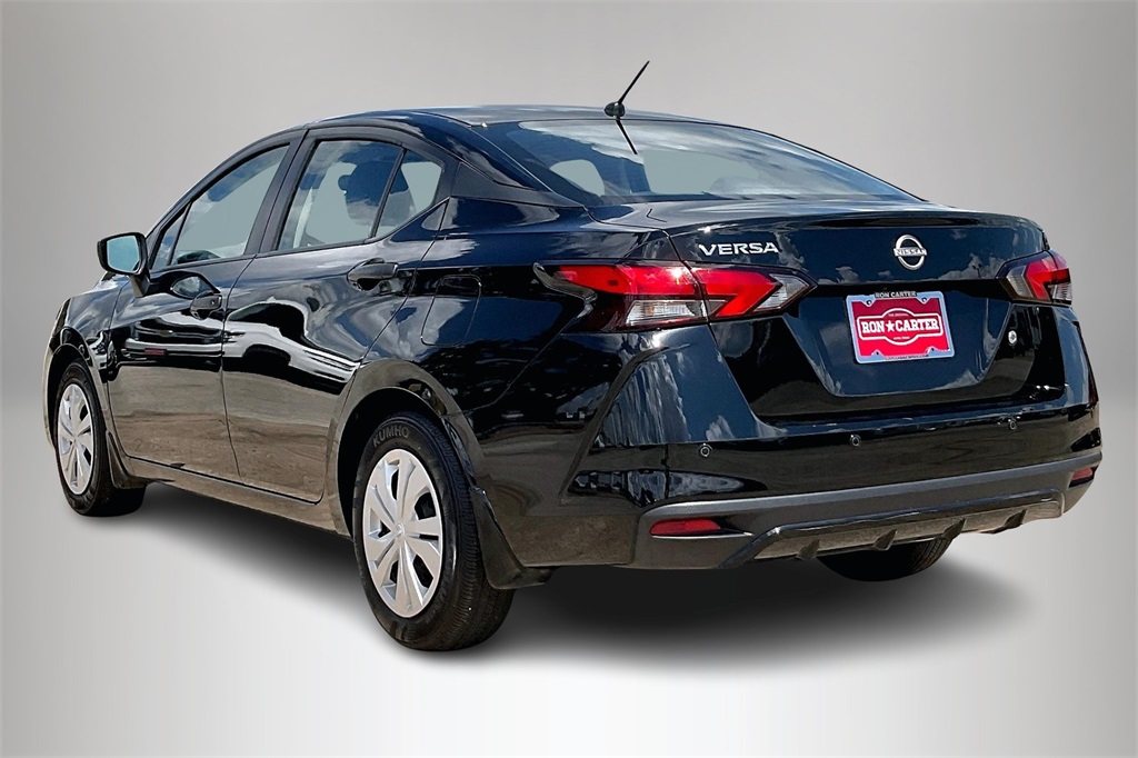 2024 Nissan Versa 1.6 S photo 4