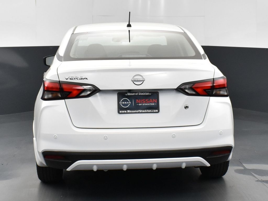 2025 Nissan Versa 1.6 S photo 6