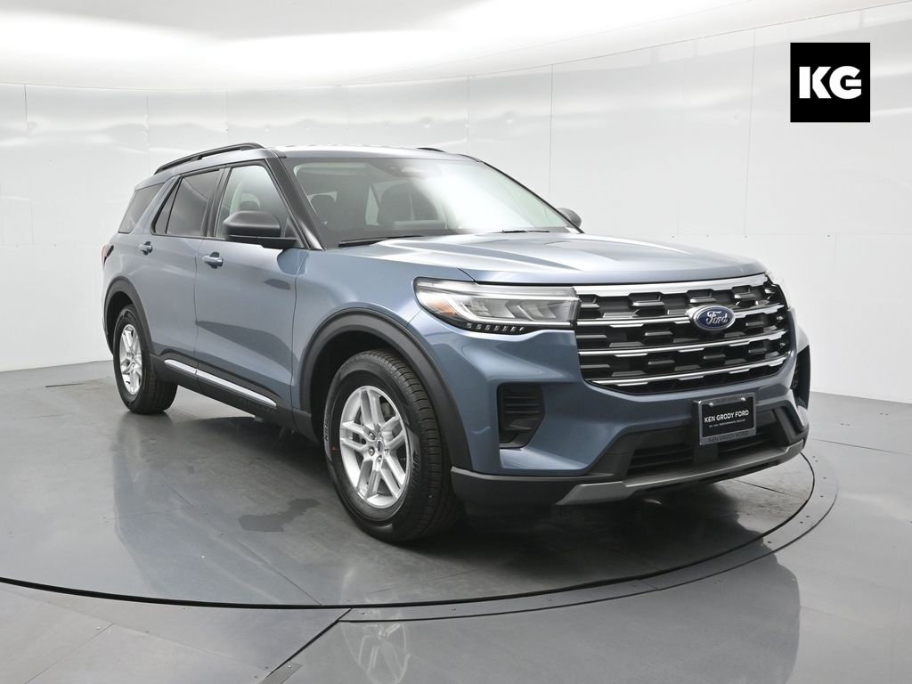 2025 Ford Explorer Active's photo
