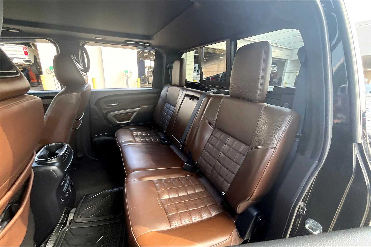 2020 Nissan Titan Platinum Reserve photo 19