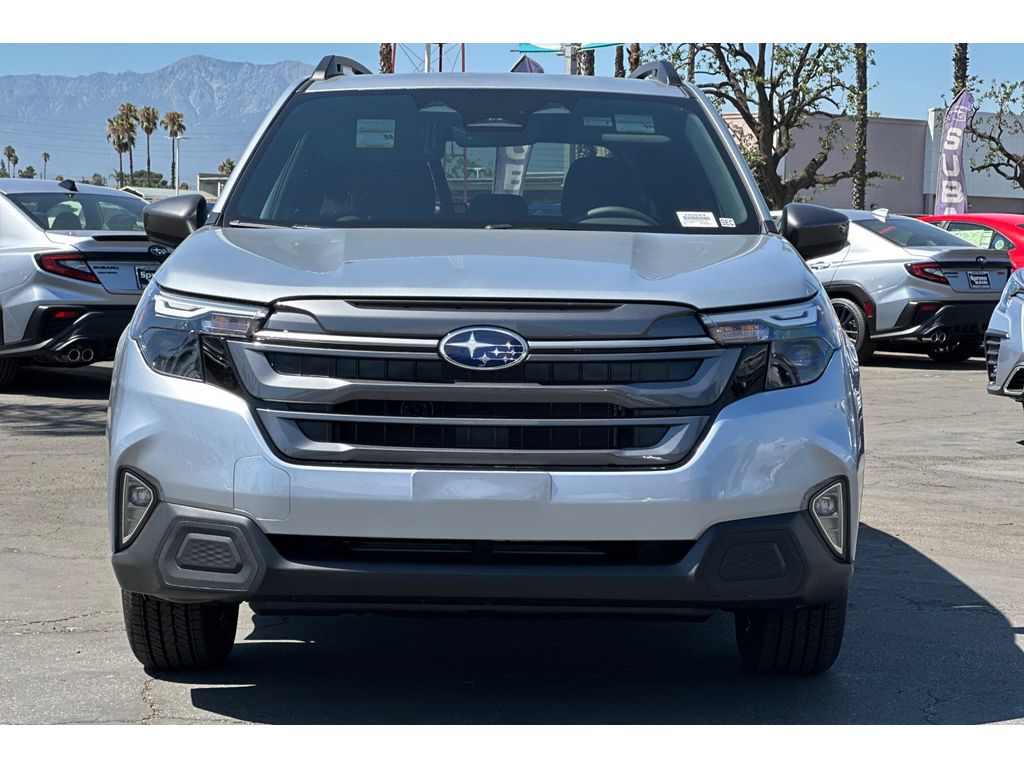 2025 Subaru Forester Premium photo 9