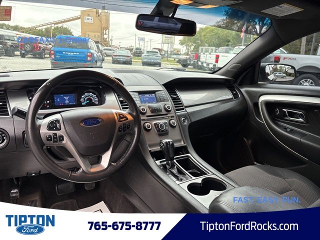 2018 Ford Taurus SEL photo 2