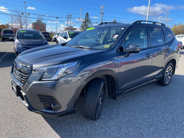 2023 Subaru Forester Premium photo 2