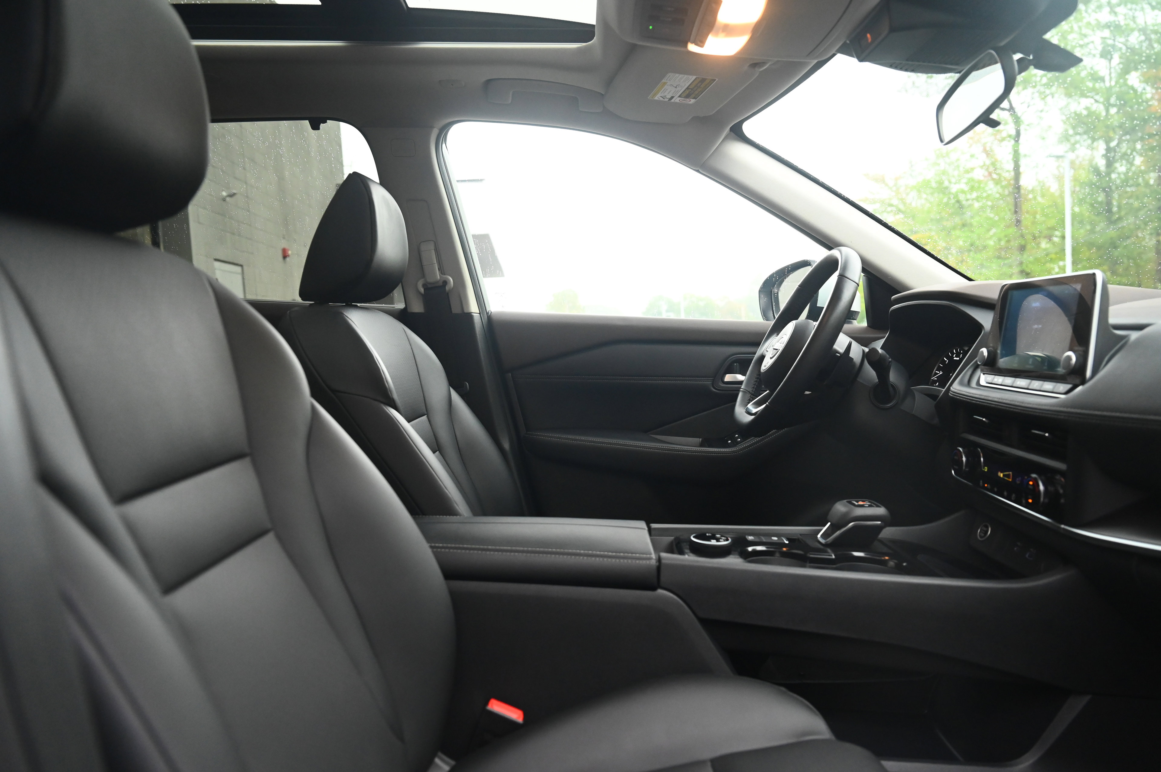 2023 Nissan Rogue SV photo 24