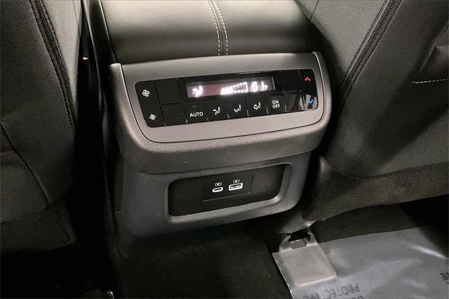 2025 Nissan Pathfinder SV photo 20