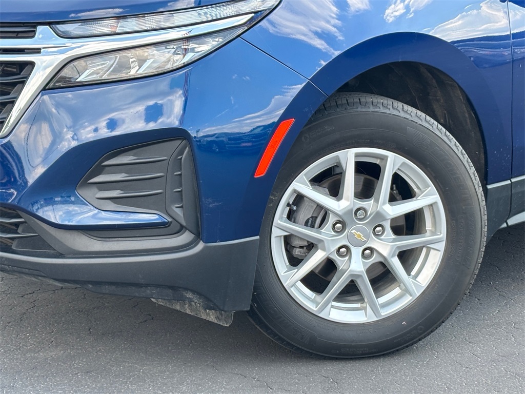2023 Chevrolet Equinox LS photo 3