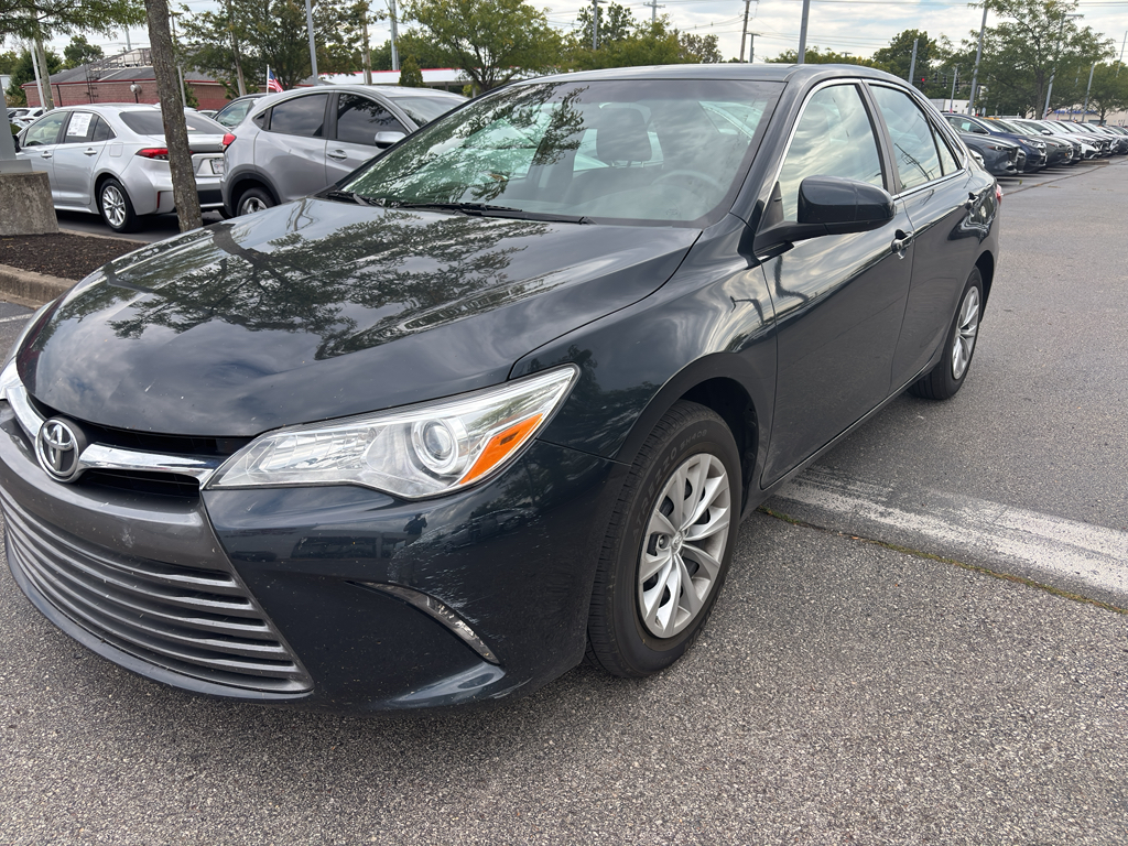 2016 Toyota Camry photo 3