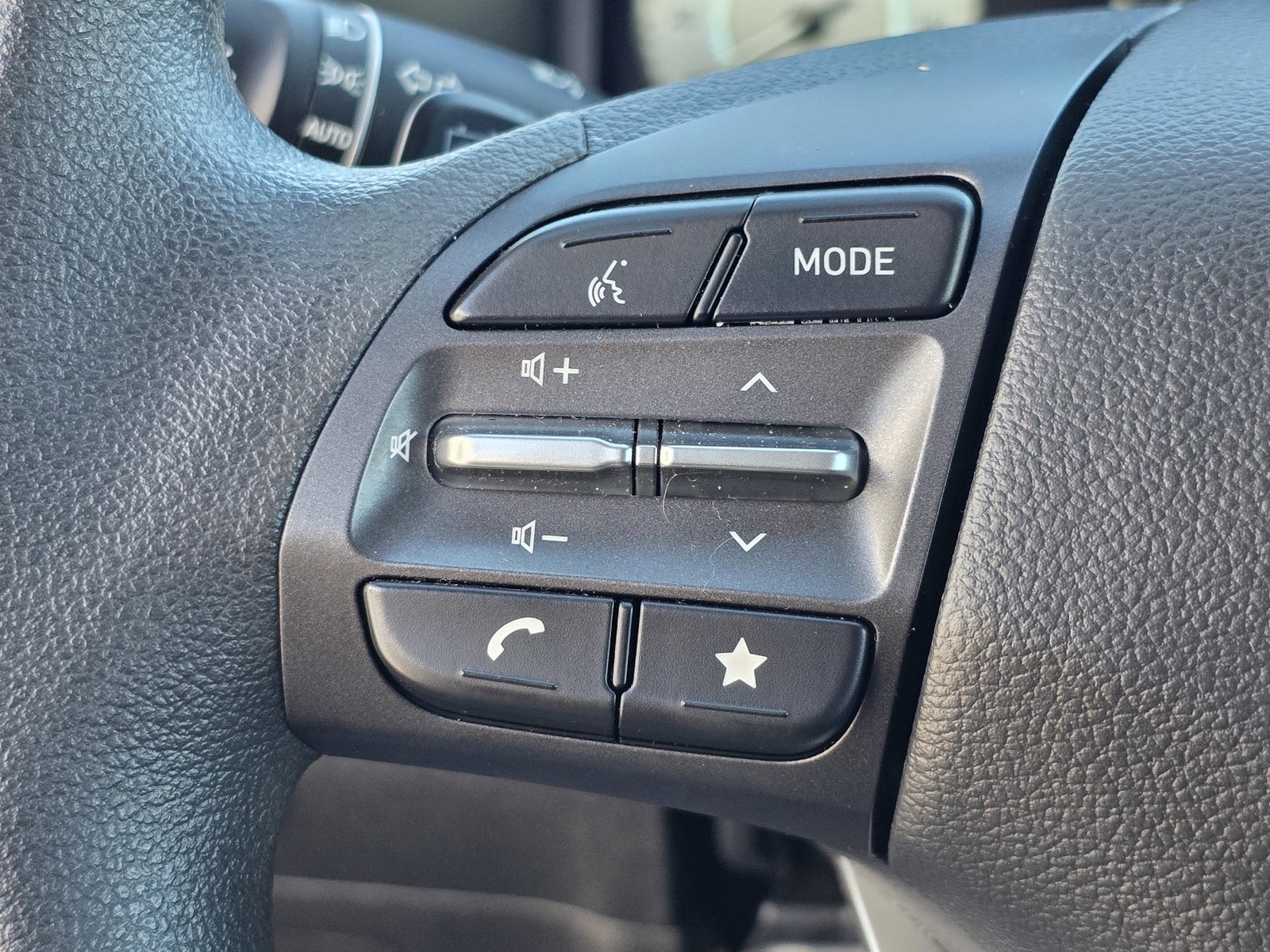 2022 Hyundai Kona Electric SEL photo 29